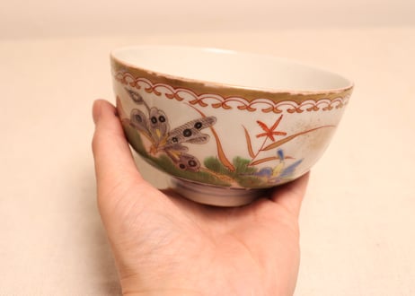 明治前期色絵花と蝶図通り物蒸茶碗
