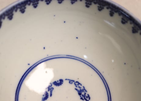 明治前期紙刷微塵唐草図蓋茶碗