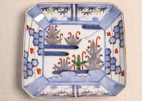 明治前期大聖寺古伊万里写し色絵若松と蕨図角皿　5客組