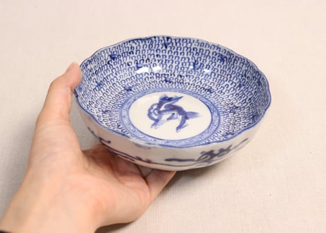 明治前期染付麒麟と微塵唐草図通り物なます皿②膨れ,ノミホツ