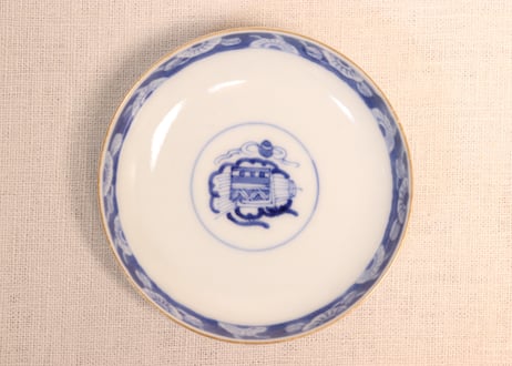 明治前期色絵窓絵に菊と春蘭図蓋茶碗