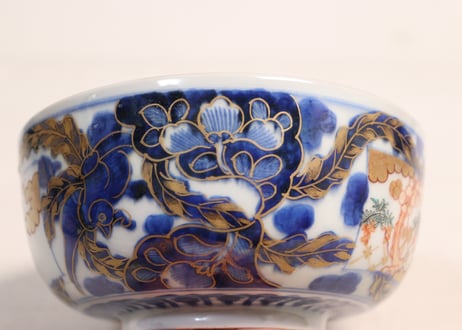 江戸後期色絵花と梅に鶯図大蓋茶碗　変色有り