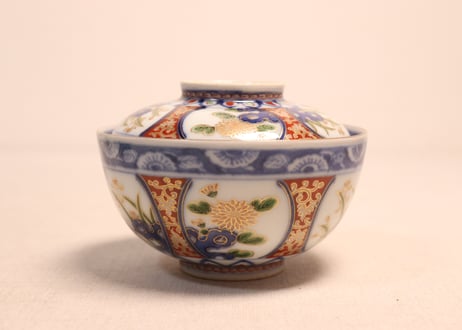 明治前期色絵窓絵に菊と春蘭図蓋茶碗