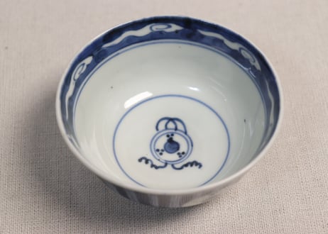 江戸後期染付縦縞鼓図蓋茶碗①