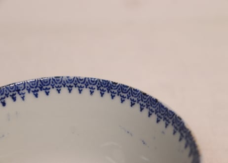 明治前期紙刷微塵唐草図蓋茶碗②身少甘手
