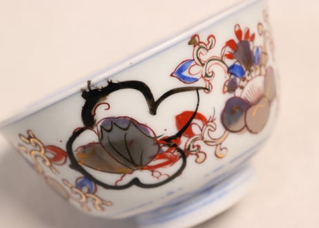 大正~昭和戦前銅印判色絵蝶と牡丹図通り物飯茶碗