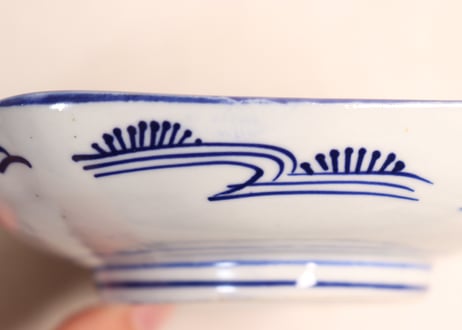 明治前期紙刷微塵唐草と龍図角小皿①