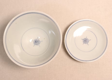 江戸後期染付菊と蝙蝠図広東型蓋茶碗