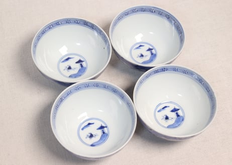 江戸幕末染付丸窓と七宝散らし図蓋茶碗