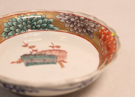 明治前期色絵芝垣と菊図なます皿①ノミホツ