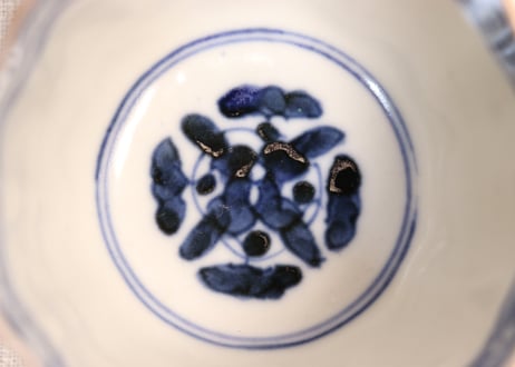 明治前期色絵四方に牡丹図向付②黒点