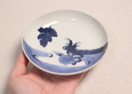 江戸中期染付流水に菊図小皿①