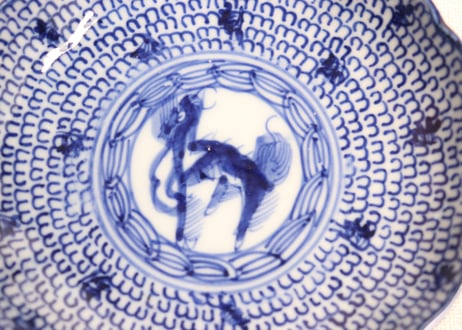 明治前期染付麒麟と微塵唐草図通り物小皿