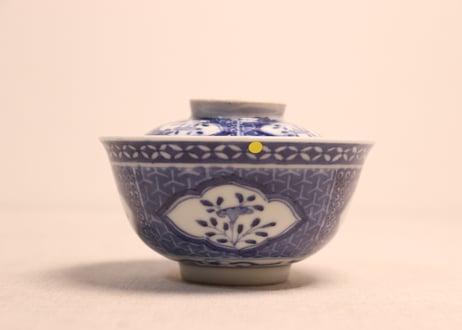 明治前期染付麒麟と花図蓋茶碗②縁少甘手