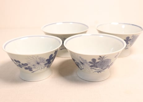 江戸後期染付菊と蝙蝠図広東型蓋茶碗