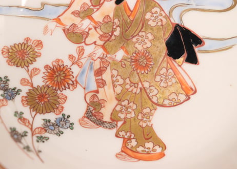 明治前期色絵流水に菊と婦人図角なます皿