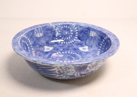 明治後期～大正銅判菊と松笠図8寸鉢