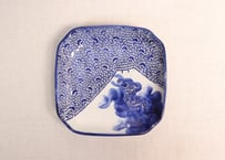 明治前期紙刷微塵唐草と龍図角小皿①