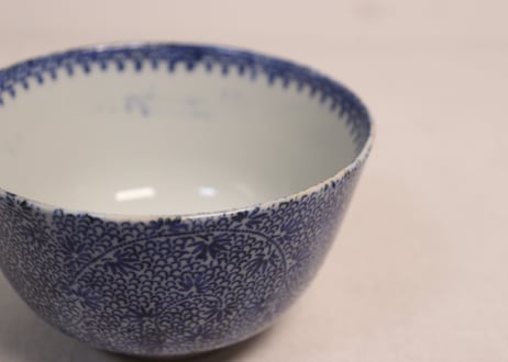 明治前期紙刷微塵唐草図蓋茶碗②身少甘手