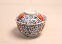 明治前期金彩赤絵菊と蛸唐草図蓋茶碗