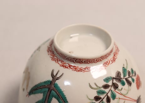 江戸中期色絵若松と草花に鈴虫図蓋茶碗②金彩擦れ