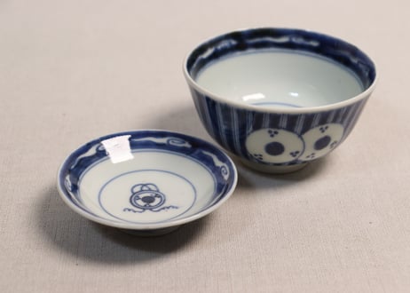 江戸後期染付縦縞鼓図蓋茶碗②高台傷