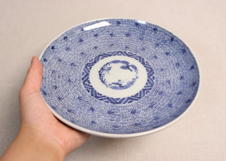 江戸幕末染付微塵唐草図7寸皿④縁少甘手