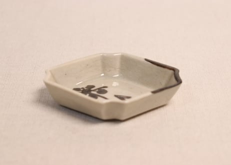 大正～昭和戦前織部焼花と菱文図菱形醤油小皿①