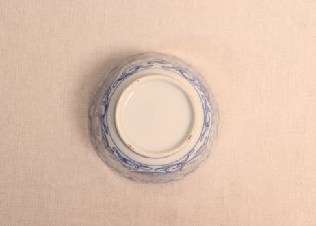 江戸後期線描き唐草と丸文図向付①