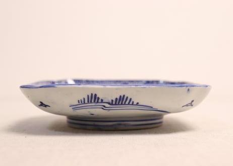 明治前期紙刷微塵唐草と龍図角小皿②かたつき