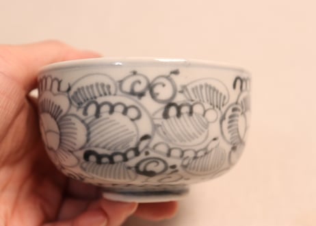 江戸幕末線描き三方牡丹図湯吞