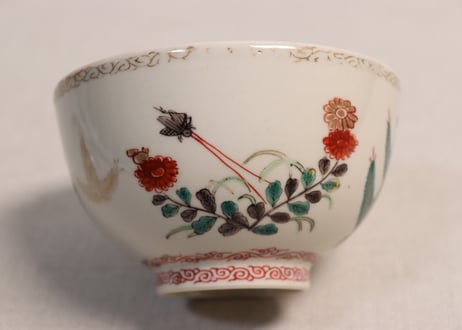 江戸中期色絵若松と草花に鈴虫図蓋茶碗②金彩擦れ