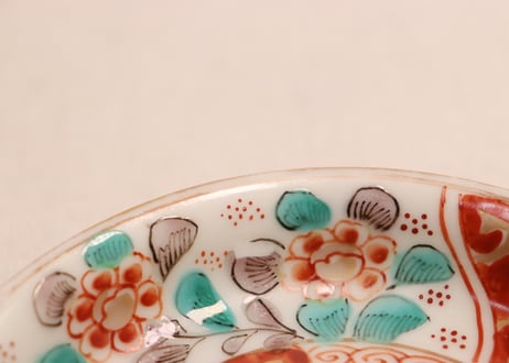 明治前期色絵桃と牡丹図小皿③高台ホツ