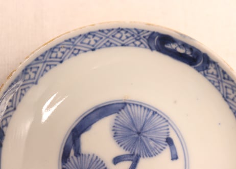 江戸後期赤絵金彩花と唐草図蓋茶碗①