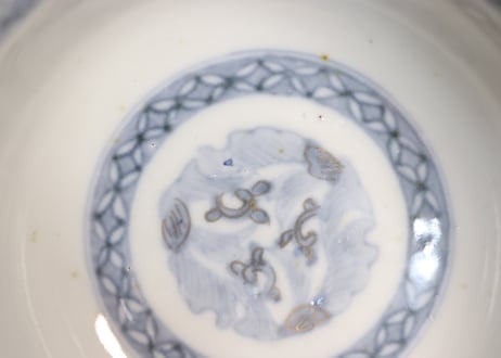 明治前期色絵花と蝶図通り物蓋茶碗①