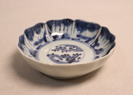 江戸後期染付草花割絵図なます皿①フリモノ