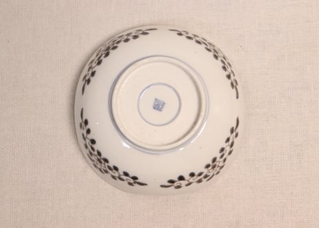 明治前期色絵流水に菊と婦人図角なます皿
