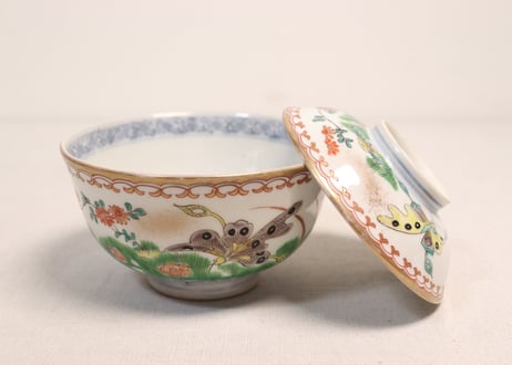明治前期色絵花と蝶図通り物蓋茶碗①