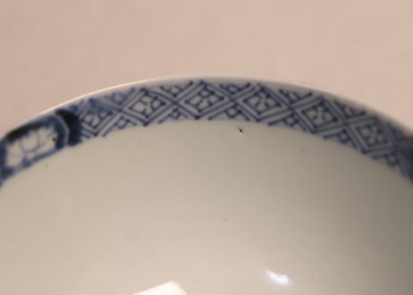 江戸後期赤絵金彩花と唐草図蓋茶碗①