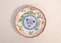 明治前期色絵花と蝶図通り物小皿