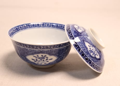 明治前期染付麒麟と花図蓋茶碗①