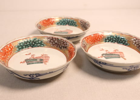明治前期色絵芝垣と菊図なます皿②釉剥げ