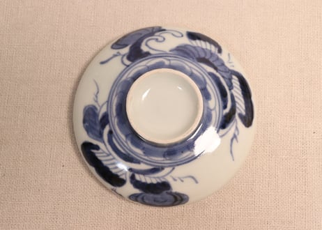 江戸中期染付流水に菊図蓋茶碗①