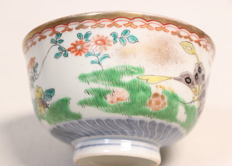 明治前期色絵花と蝶図通り物蓋茶碗②窯傷,フリモノ