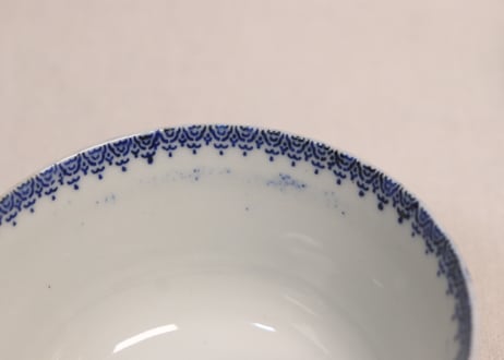 明治前期紙刷微塵唐草図蓋茶碗①