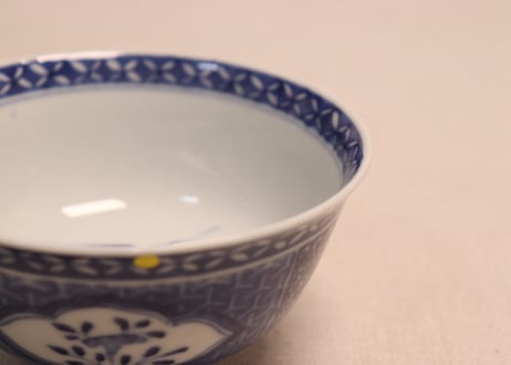 明治前期染付麒麟と花図蓋茶碗②縁少甘手