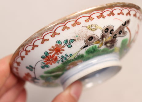 明治前期色絵花と蝶図通り物蓋茶碗①