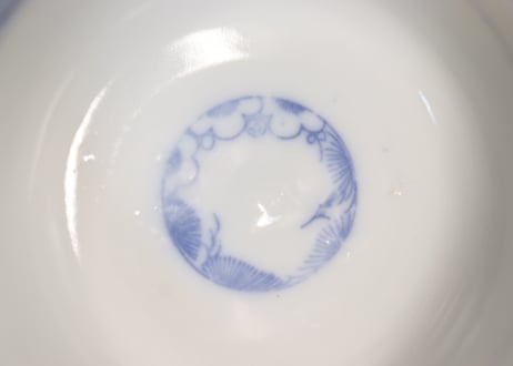 大正~昭和戦前銅印判色絵蝶と牡丹図通り物飯茶碗
