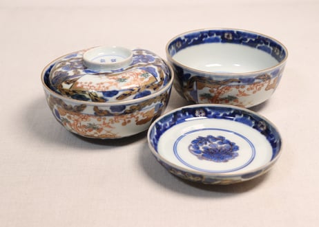 江戸後期色絵花と梅に鶯図大蓋茶碗　変色有り