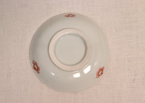 明治前期色絵桃と牡丹図小皿①